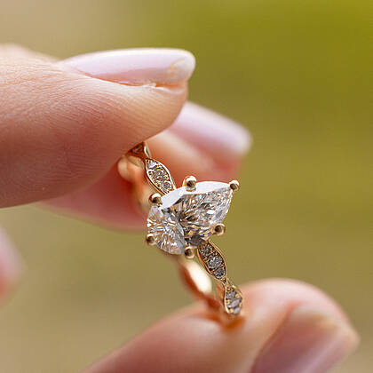 Verlobungsring mit Diamant