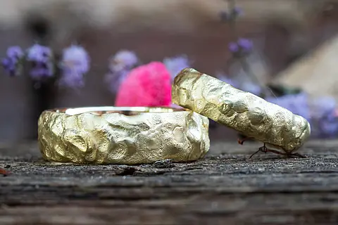 Goldene Eheringe