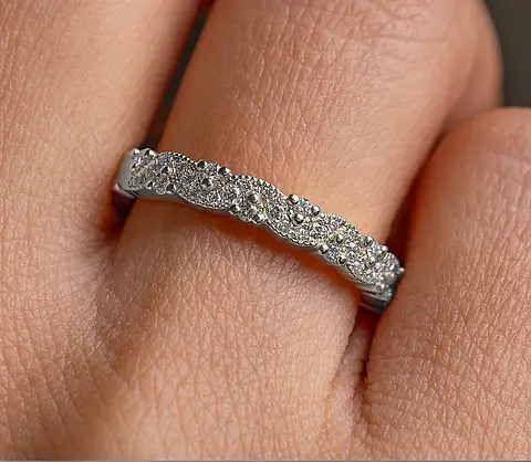 Art Deco Verlobungsring aus Weißgold mit kleinen Diamanten