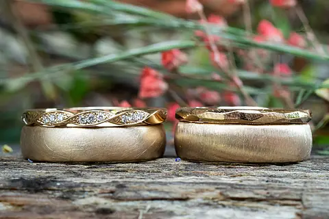 Eheringe Frauen aus Gold mit Brillanten und Vorsteckring