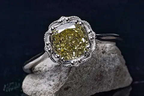 High Jewelry Verlobungsring aus Platin