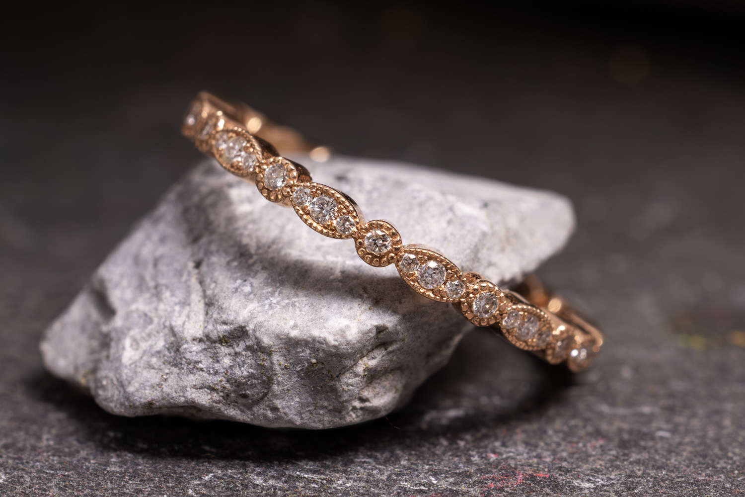 schmaler Verlobungsring im Vintage Stil