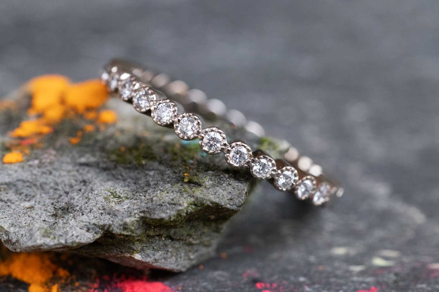 Vintage Verlobungsring mit kleinen Diamanten